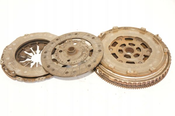 KOŁO DWUMASOWE RENAULT MEGANE III SCENIC 1,4 TCE H4JA 17052010 301010001R