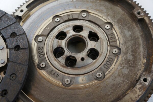 KOŁO DWUMASOWE VW POLO 2G KAROQ T-CROSS 1,0 TSI DKR 04C105266E 04C141025R