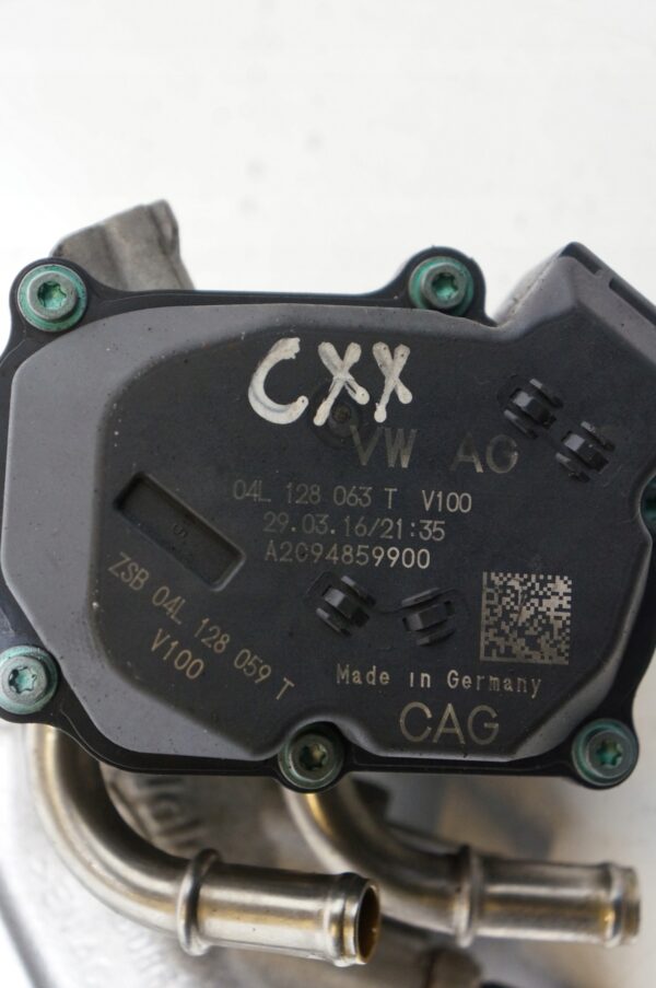 PRZEPUSTNICA SILNIKA VW GOLF VII A3 PASSAT B8 1,6 2,0TDI CXX CRL 04L128063T
