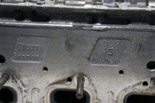 GŁOWICA SILNIKA PRAWA AUDI A4 A6 C6 Q5 PHAETON 2,7 3,0 TDI ASB CCW 0594S