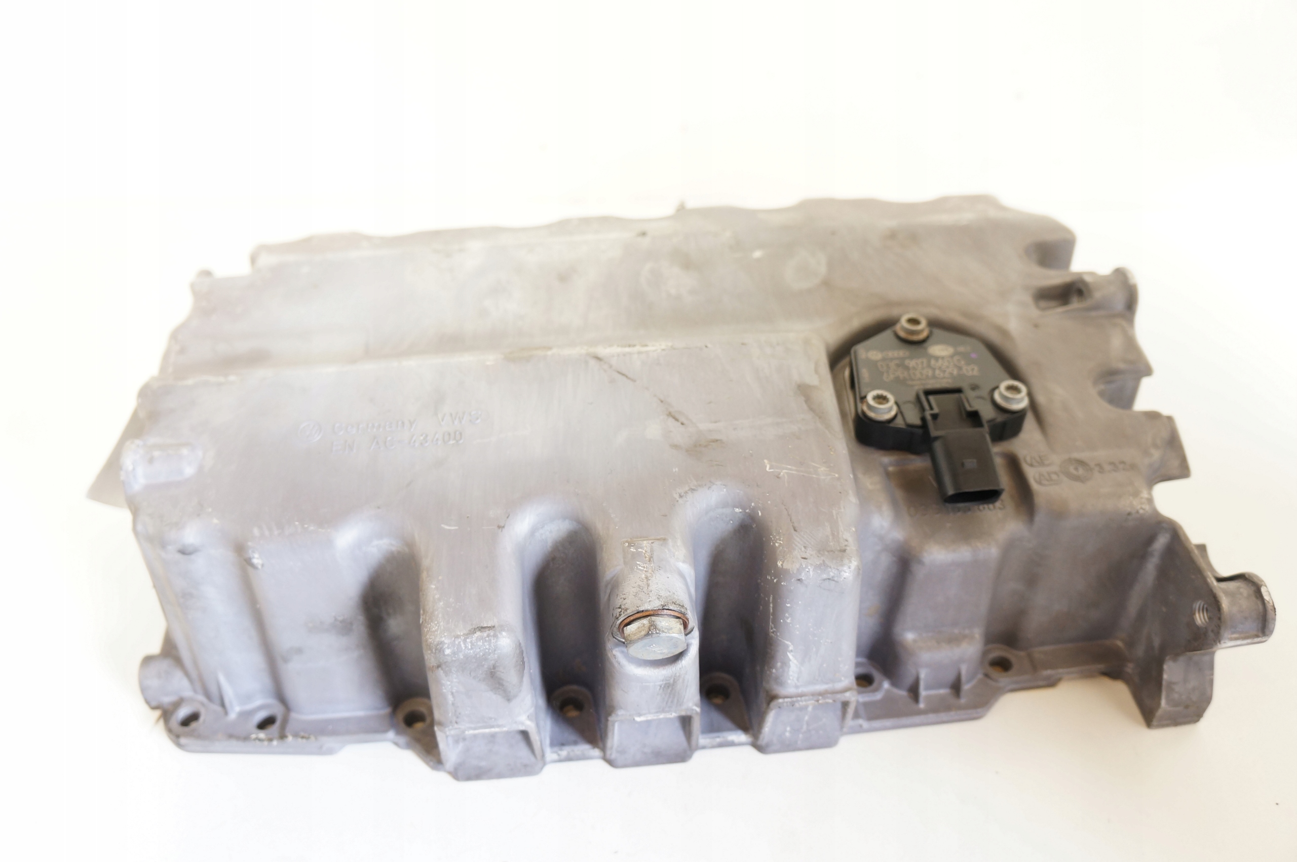 MISKA OLEJOWA VW GOLF V A3 8P PASSAT B6 1.6 2,0 TDI BKC BKD 03G103603AF/AD