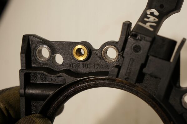 15182879862-696a765f12567 USZCZELNIACZ WAŁU VW GOLF 7 TIGUAN A3 1,6 2,0 TDI CLH CAY 038103173A