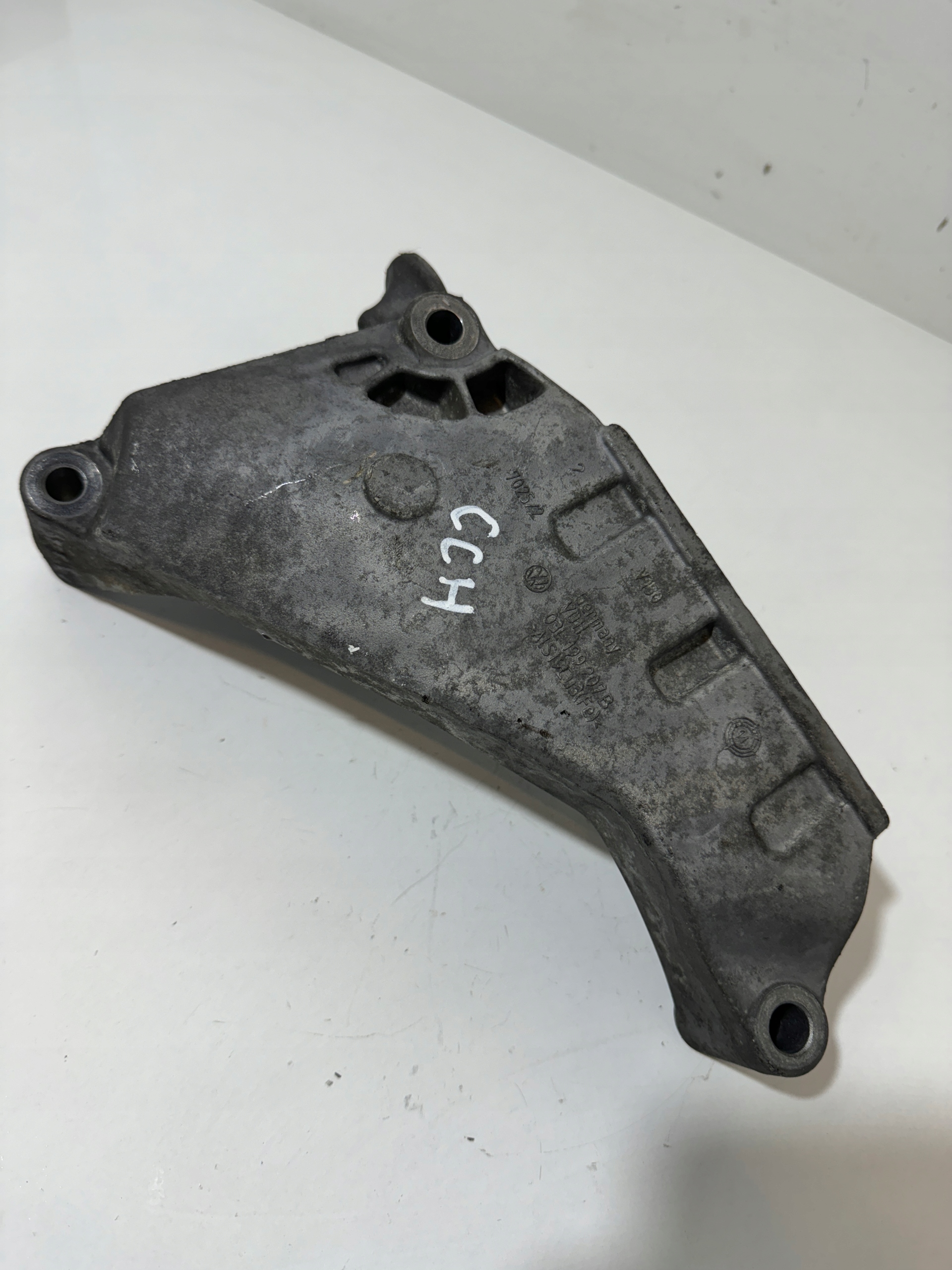 ŁAPA WPORNIK SILNIKA VOLKSWAGEN 2.0 TDI CCH CFC CAA 03L199207B