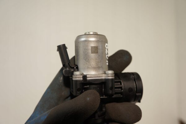 ELEKTROZAWÓR STERUJĄCY WODY BMW 1 2 3 4 5 X3 X4 2.0T 8689694