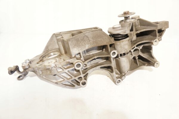 ŁAPA WSPORNIK ALTERNATORA AUDI A6 C7 EXEO 2,0TDI 03L903143R