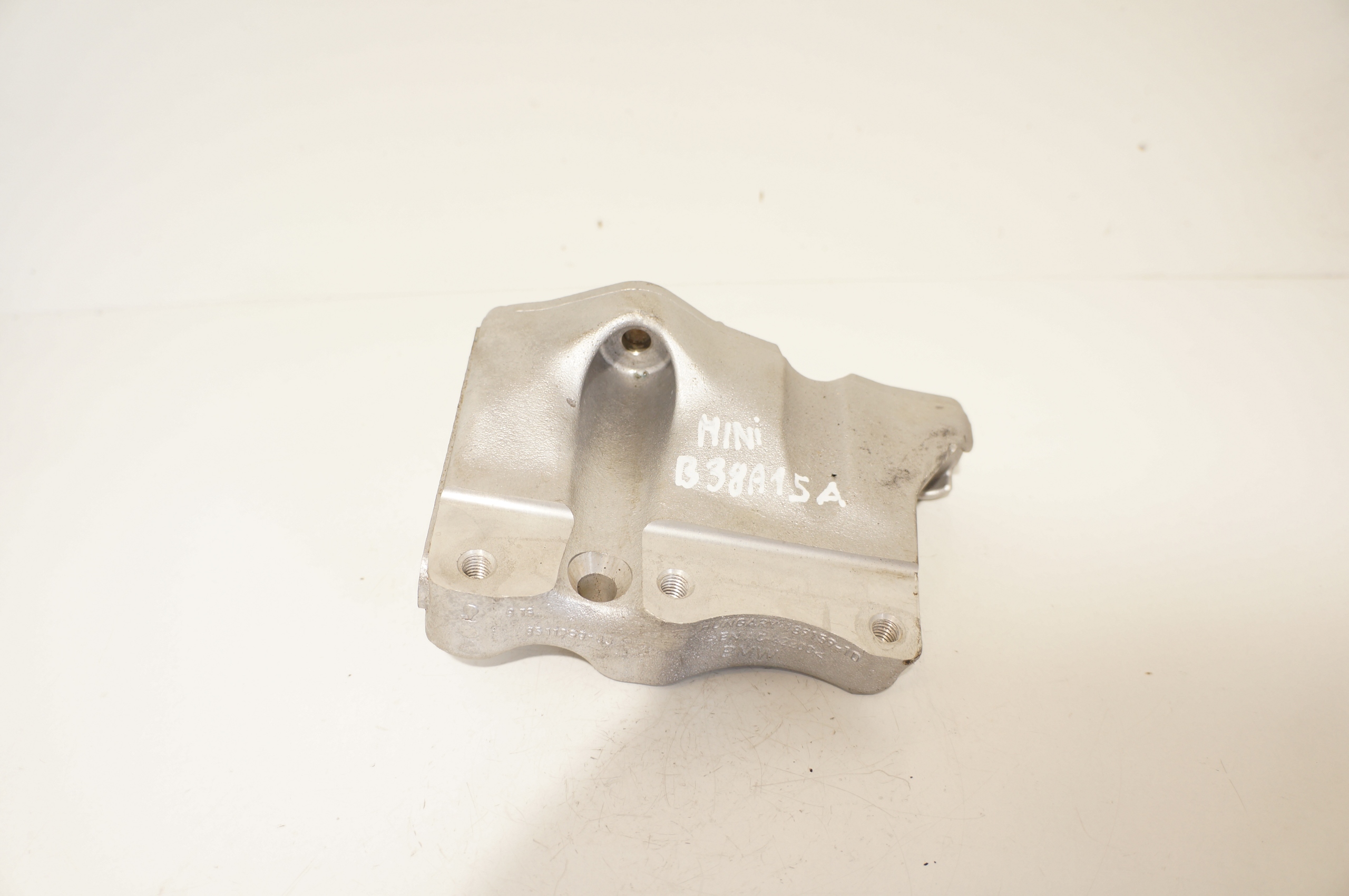 ŁAPA WSPORNIK SILNIKA BMW 1 2 3 4 X1 X2 MINI 1.5T 8511299