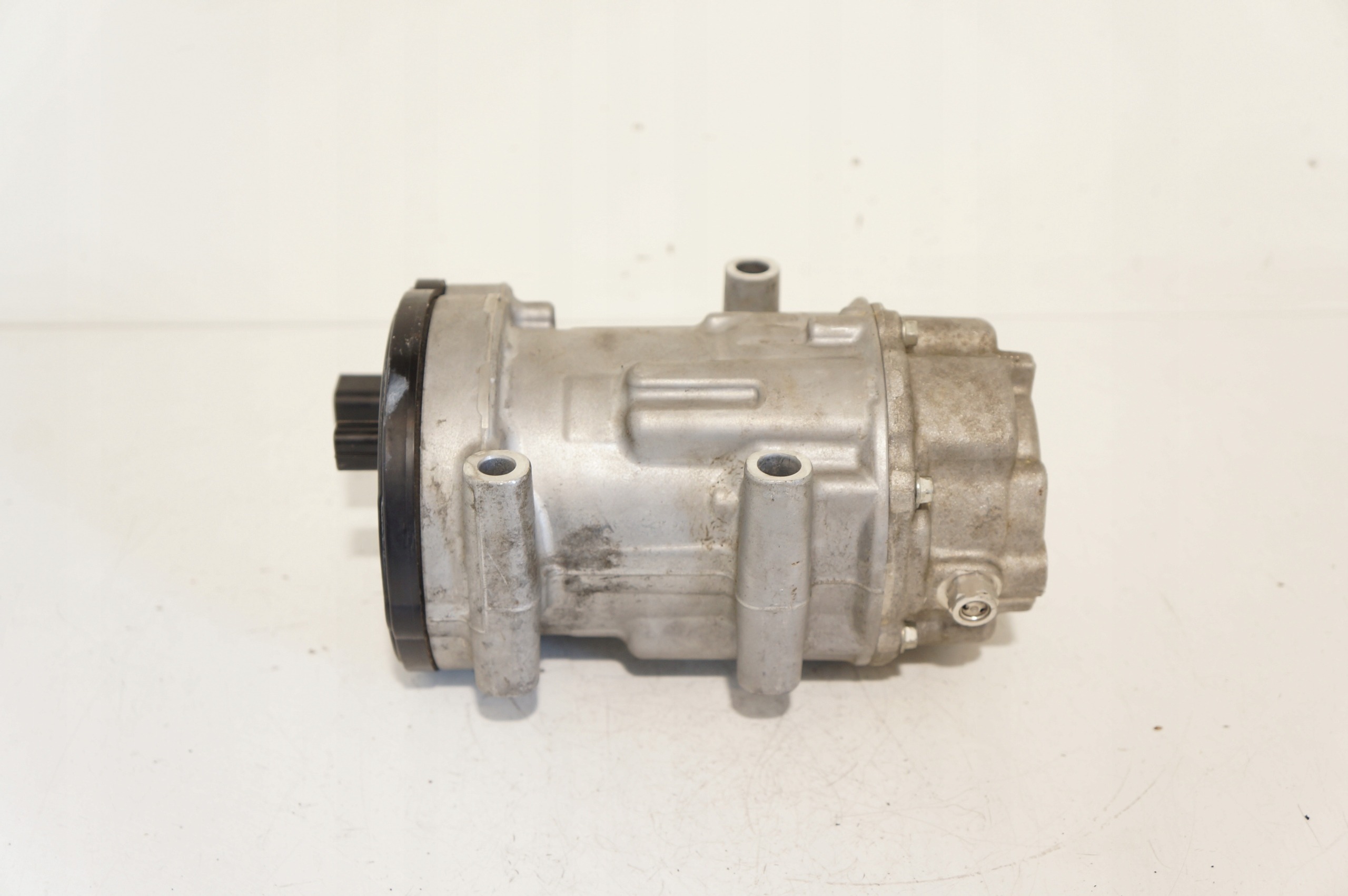 KOMPRESOR KLIMATYZACJI TOYOTA RAV4 2.5 042400-1100