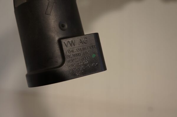 RURA WĄŻ PRZEWÓD INTERCOOLERA VW GOLF PASSAT 1,6 2,0 TDI CRL CLH 04L145770S