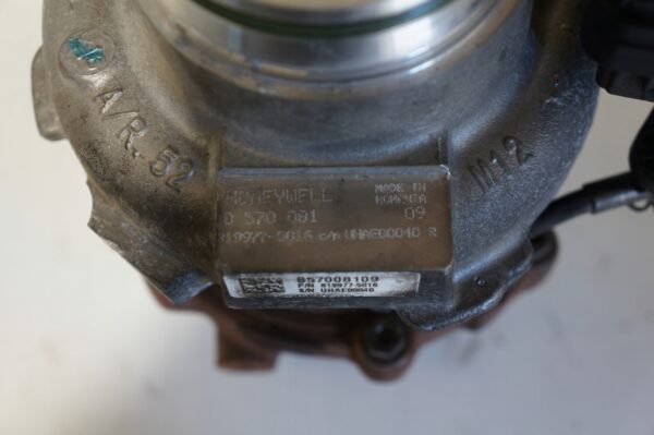 TURBOSPRĘŻARKA TURBO BMW 1 2 3 4 5 X3 X4 2.0D 8570081