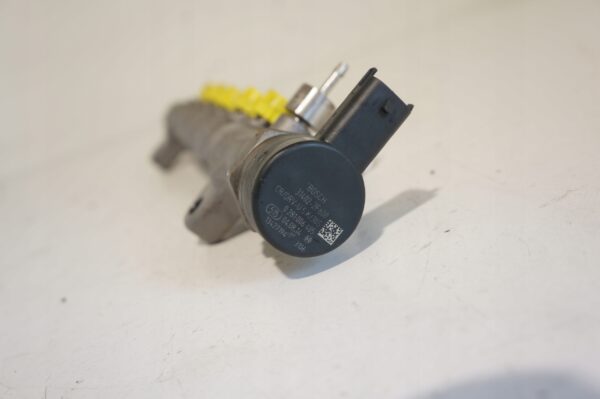 LISTWA WTRYSKOWA HYUNDAI KIA I30 II IX20 TUCSON 1,6 CRDI 0445214351