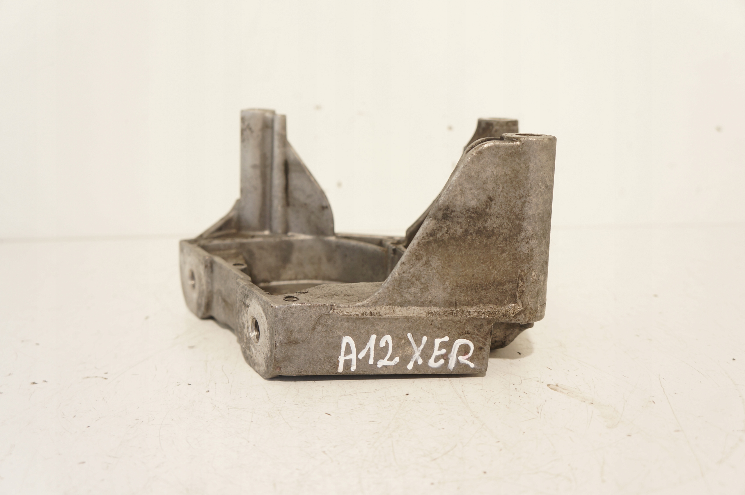 ŁAPA WSPORNIK SILNIKA OPEL CORSA MERIVA 1.2 1.4 13248790 463443403