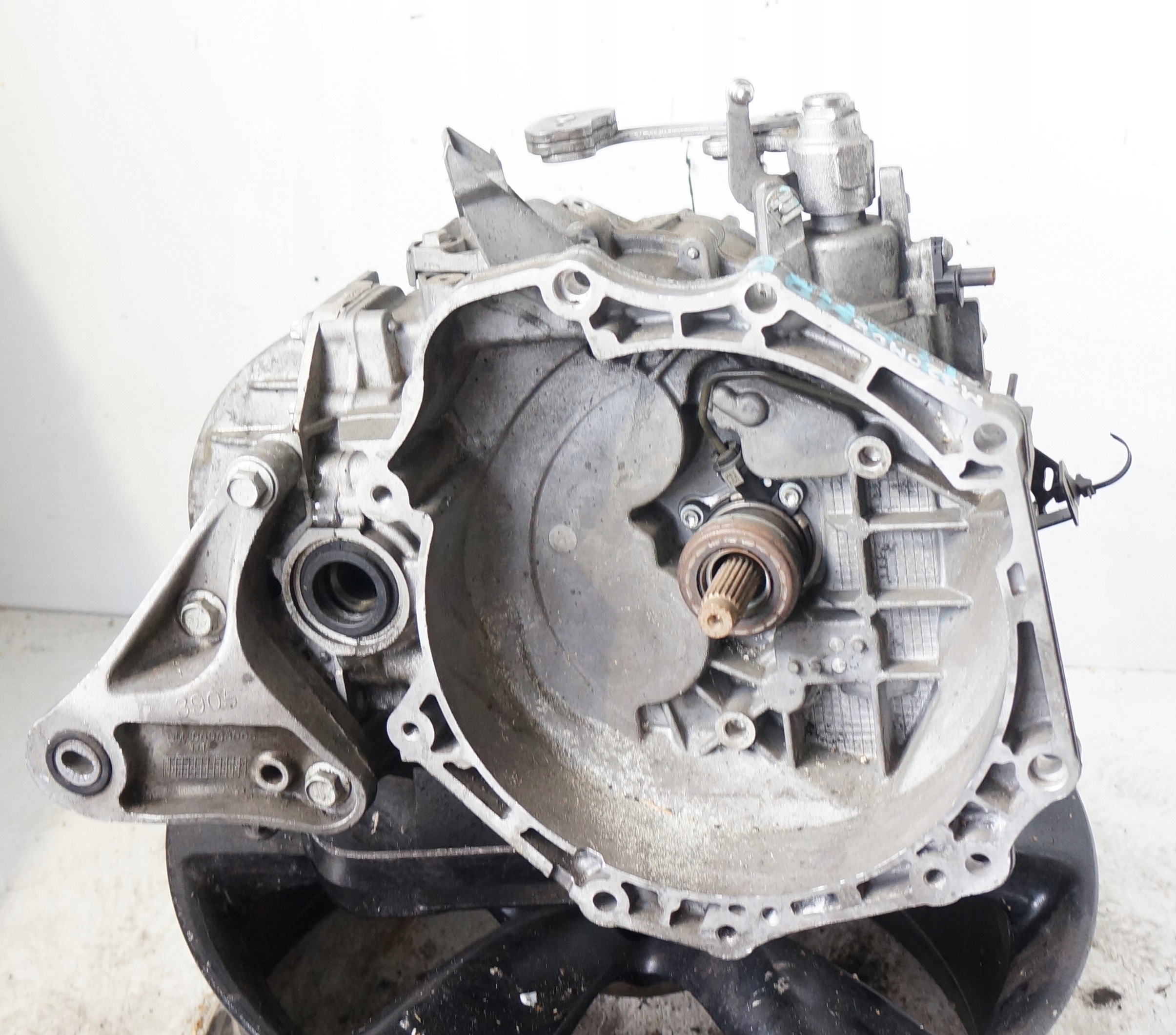 SKRZYNIA BIEGÓW OPEL ZAFIRA ASTRA MERIVA 1.6 CDTI M320MDE