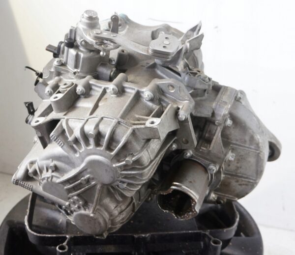 SKRZYNIA BIEGÓW OPEL ZAFIRA ASTRA MERIVA 1.6 CDTI M320MDE