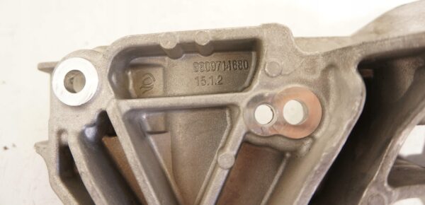 ŁAPA WSPORNIK ALTERNATORA PEUGEOT 308 CITROEN C3 1,2THP 9809714680