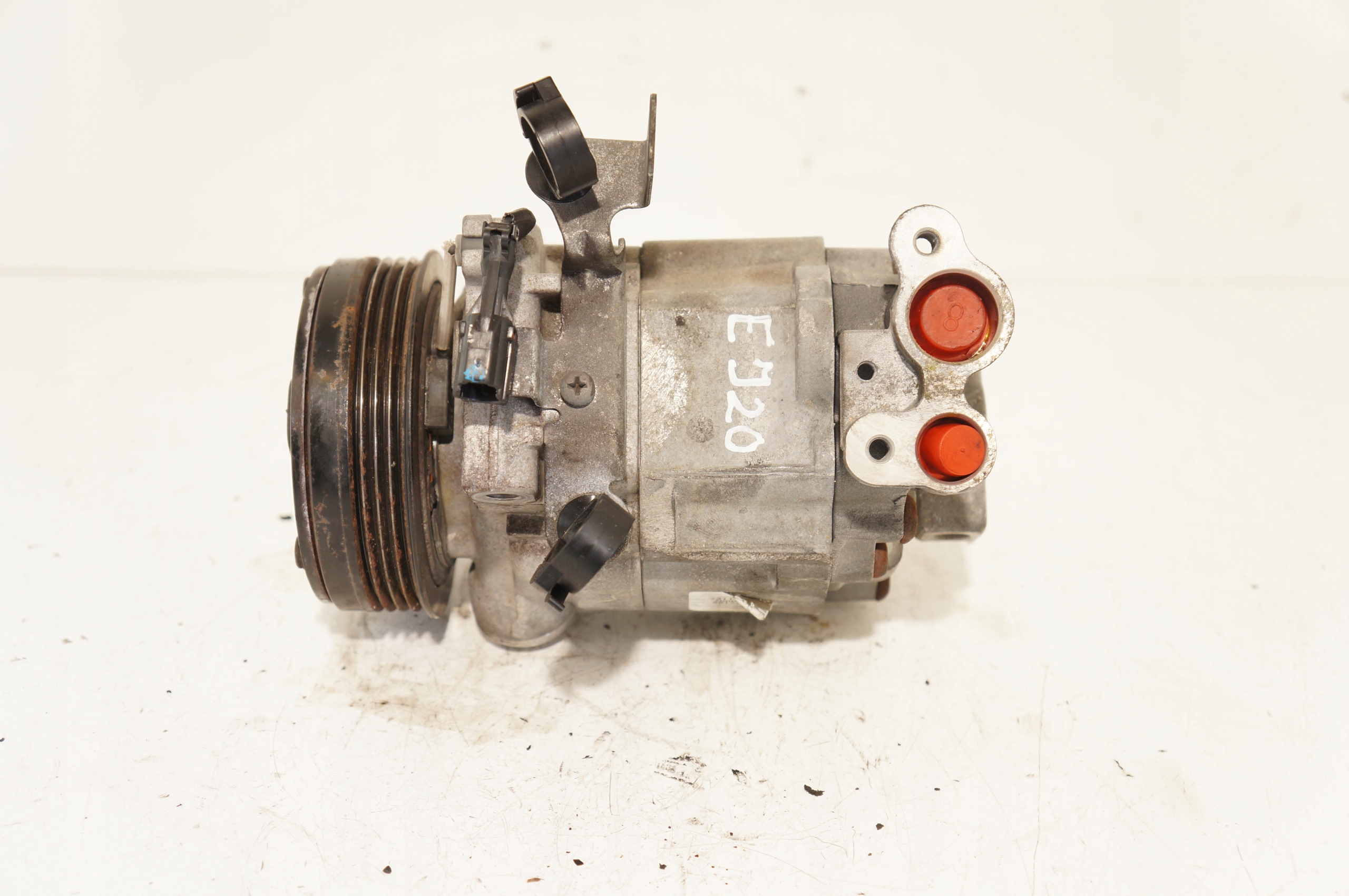 KOMPRESOR KLIMATYZACJI SUBARU FORESTER IMPREZA 2,0T 73111FG001