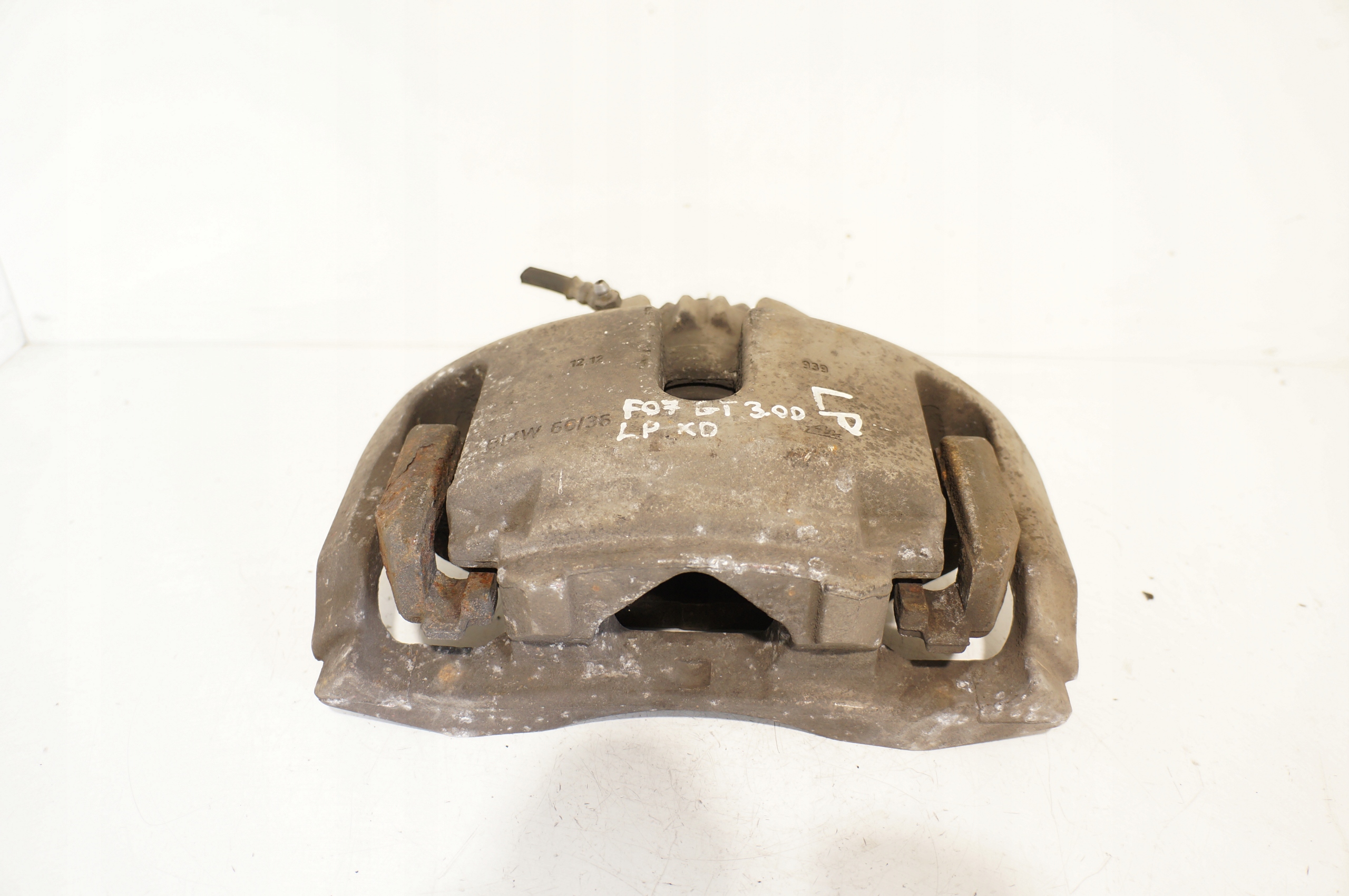 16731991281-69692ee90c68c ZACISK HAMULCOWY LEWY PRZÓD BMW F07 3.0 D 60/36