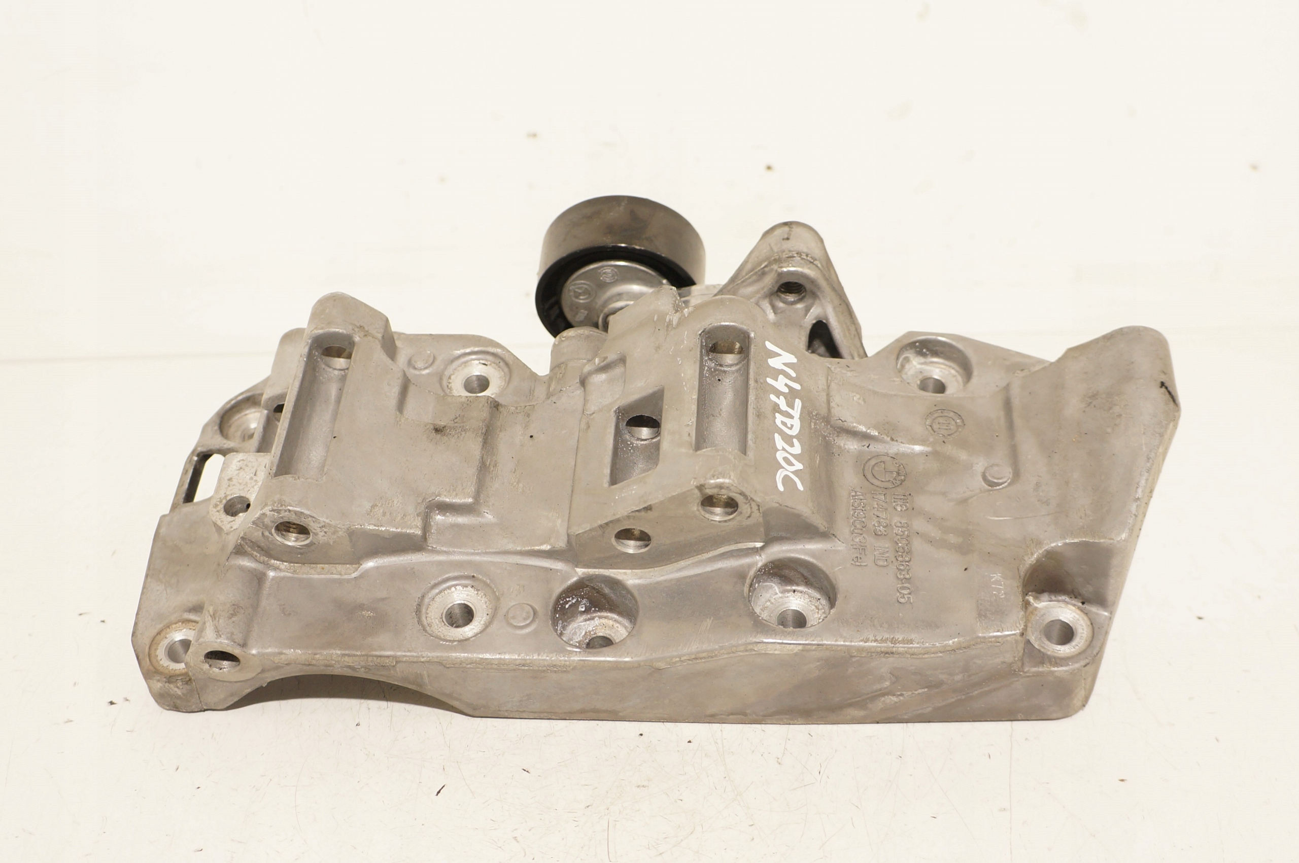 ŁAPA WSPORNIK ALTERNATORA BMW 1 F20 3 F 30 5 F10 2.0D N47D20C 8506863