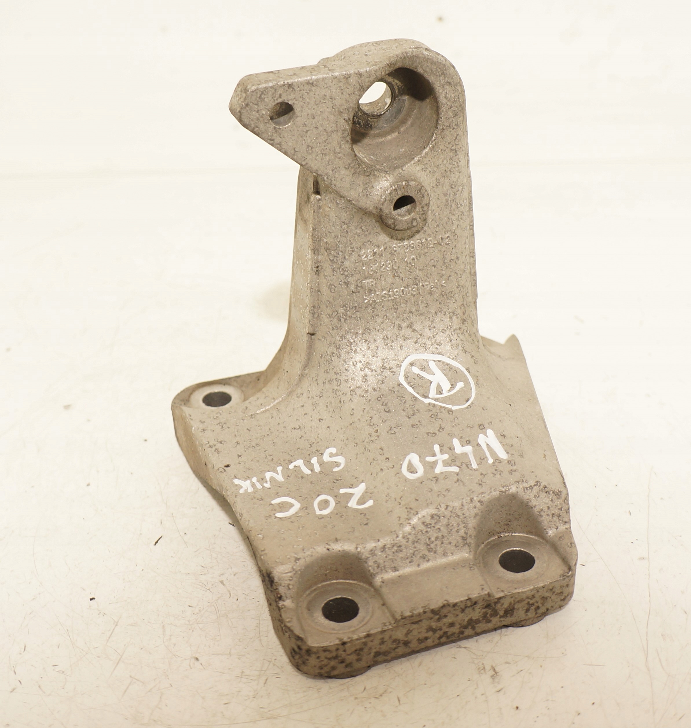 ŁAPA WSPORNIK SILNIKA BMW 1 F20 3 F 30 5 F10 2.0D N47D20C 6788612