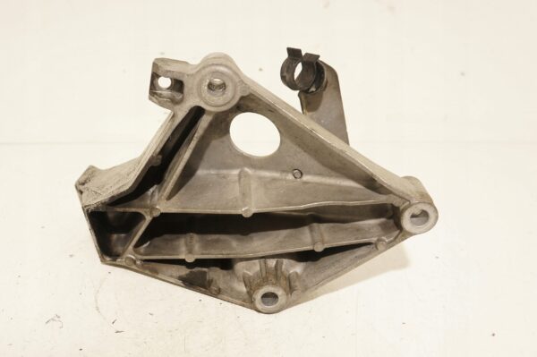 16882008007-69692d0d49007 ŁAPA SILNIKA WSPORNIK BMW 1 E87 3 E90 2,0D N47D20C 6775041