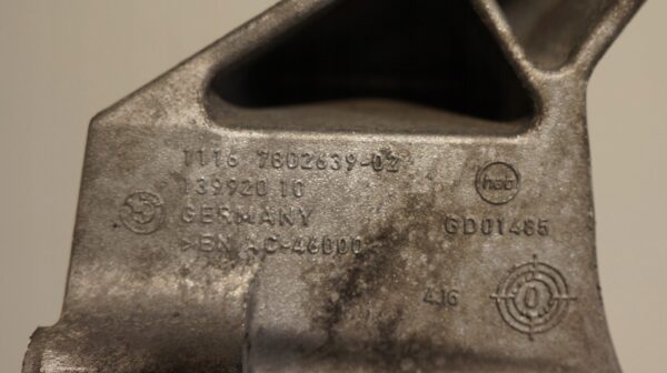 16888289619-69692cc2b7a3d ŁAPA PODSTAWA ALTERNATORA WSPORNIK BMW 1 E87 3 E90 2,0D N47D20C 7802639