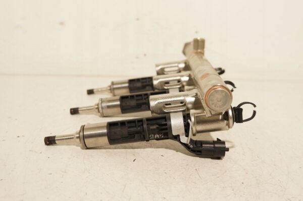 LISTWA WTRYSKOWA PEUGEOT 308 CITROEN C3 1,2THP 9830132980 9830304880