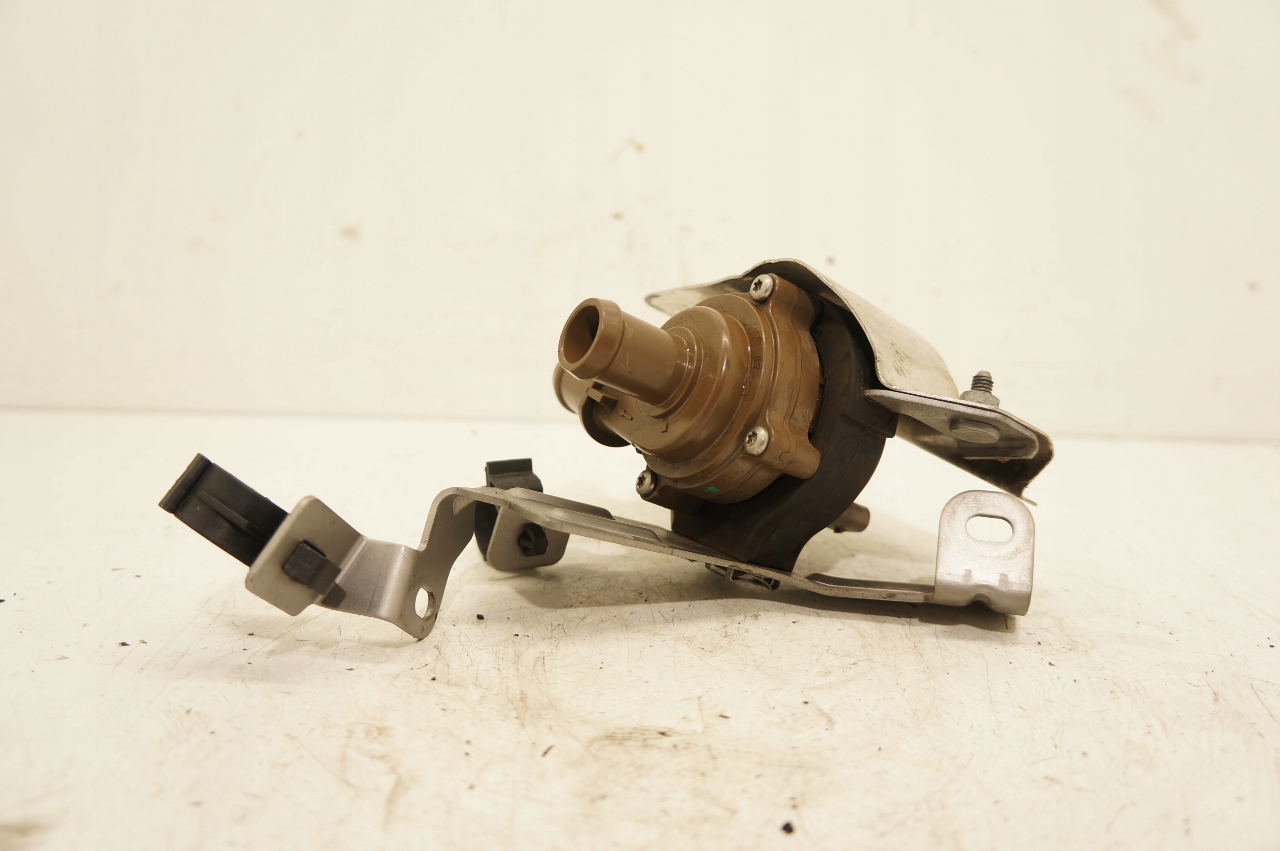 17061298841-696928a8c501a POMPKA OBIEGU WODY FIAT 500X JEEP 500X COMPASS 1,3 16V 00521365860