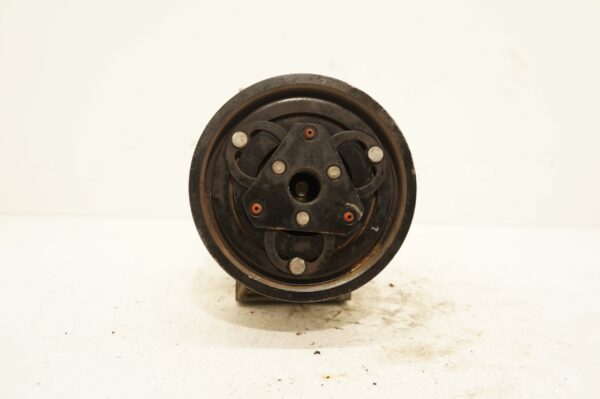 KOMPRESOR KLIMATYZACJI DACIA DUSTER 1.6 16V 8201025121-B