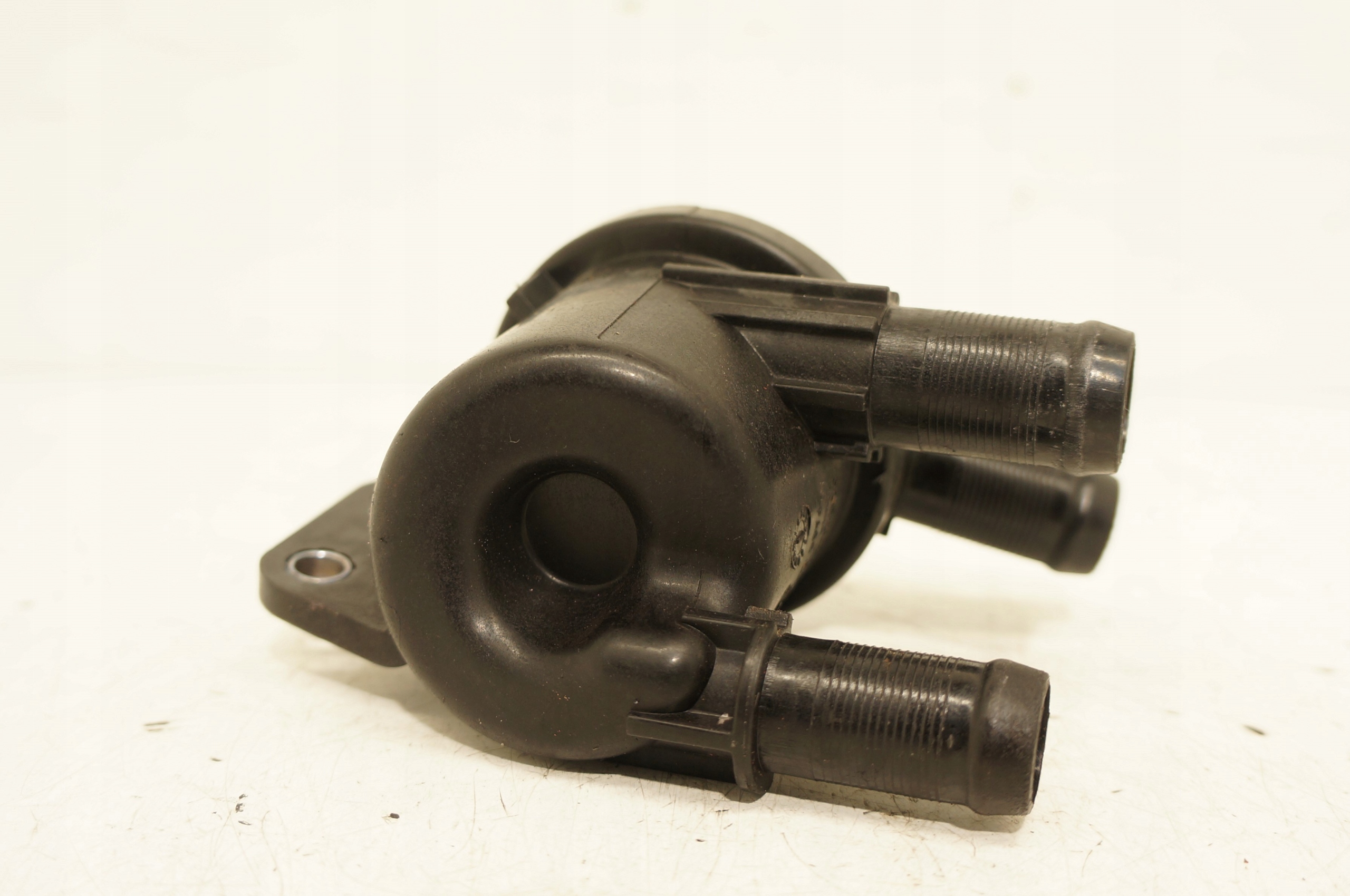 17115106770-69692685a9d1c POMPA WODY LYNK & CO VOLVO XC40 1.5 PHEV 31686567