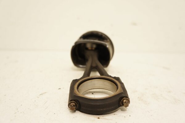 TŁOK Z KORBOWODEM OPEL CORSA D MERIVA AGILA 1,2 16V 73L32A3