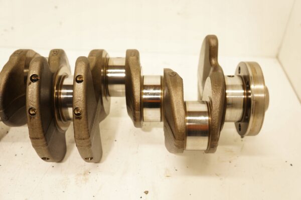 WAŁ KORBOWY GOLF A4 B8 PASSAT 2.0TDI CAG 38AA