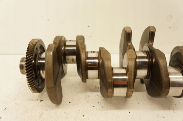 WAŁ KORBOWY GOLF A4 B8 PASSAT 2.0TDI CAG 38AA