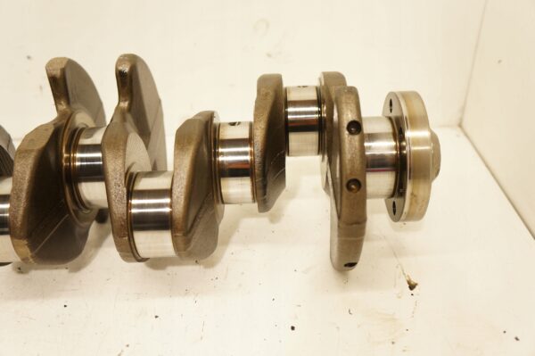 WAŁ KORBOWY GOLF A4 B8 PASSAT 2.0TDI CAG 38AA