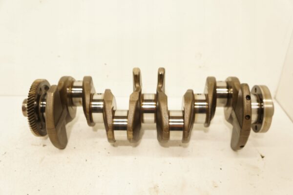 WAŁ KORBOWY GOLF A4 B8 PASSAT 2.0TDI CAG 38AA