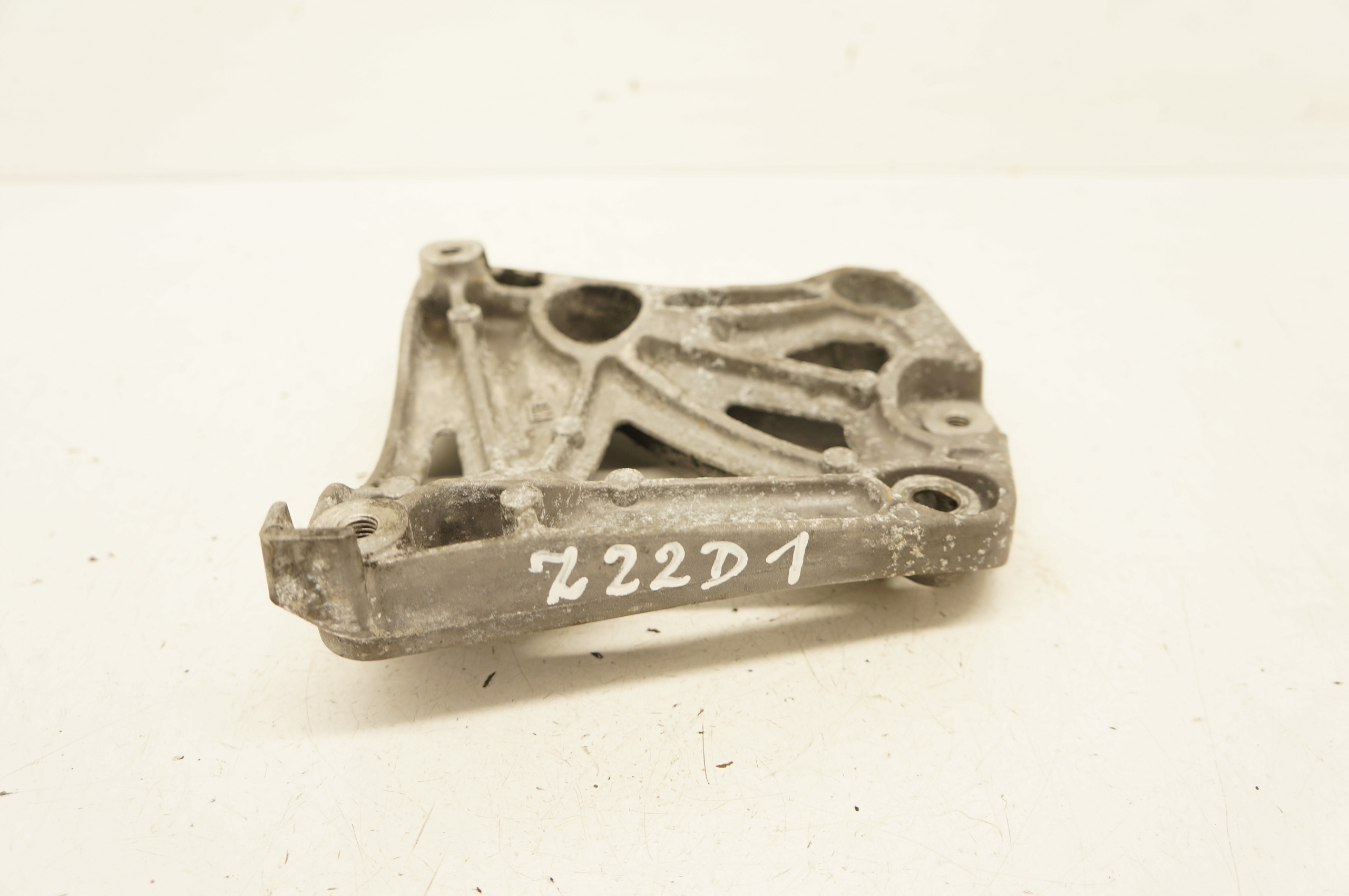 ŁAPA WSPORNIK KLIMATYZACJI CHEVROLET CAPTIVA OPEL ANTARA 2.2 CDTI 96868422