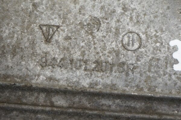 17294069146-6969204b69eaf MISKA OLEJOWA PORSCHE 944 2.5 9441012016R