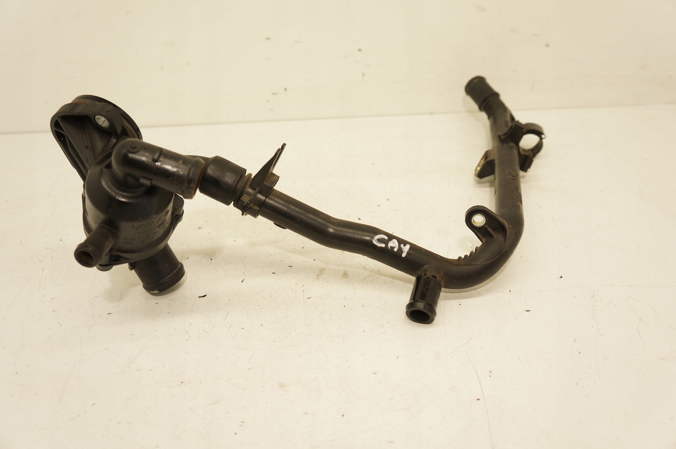 OBUDOWA TERMOSTATU VW GOLF VII TIGUAN A3 PASSAT 1,6 TDI CXX CAY 03L121111R