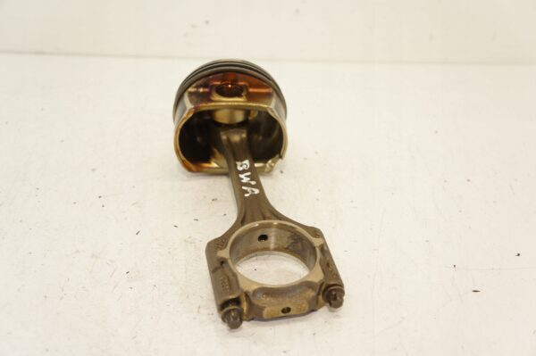 TŁOK Z KORBOWODEM AUDI A4 B7 A6 C6 2,0TFSI 82L143 06DD