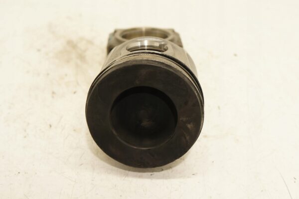 TŁOK Z KORBOWODEM RENAULT TRAFIC III QASHQAI VIVARO B 1,6 DCI R9M 080340