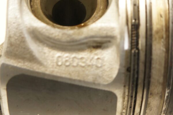 TŁOK Z KORBOWODEM RENAULT TRAFIC III QASHQAI VIVARO B 1,6 DCI R9M 080340