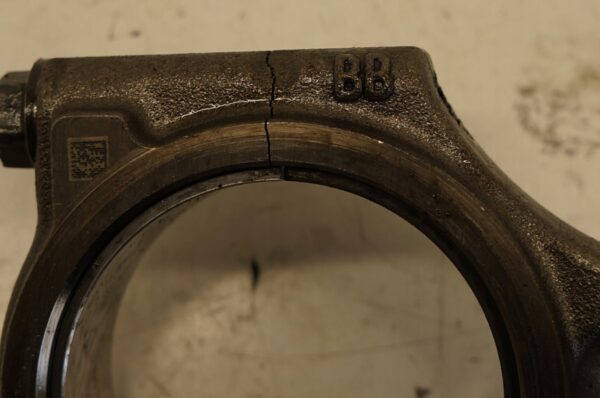 TŁOK Z KORBOWODEM RENAULT TRAFIC III QASHQAI VIVARO B 1,6 DCI R9M 080340