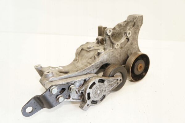 PODSTAWA ŁAPA ALTERNATORA AUDI A4 B7 A6 C6 2,0TFSI 06D903143D