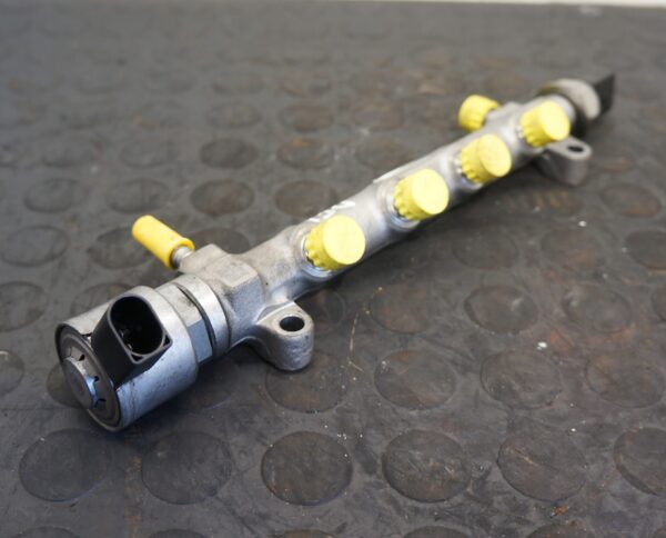 LISTWA WTRYSKOWA VW GOLF VII T-ROC PASSAT B8 1,6 2,0 TDI 04L089H 04L130764D