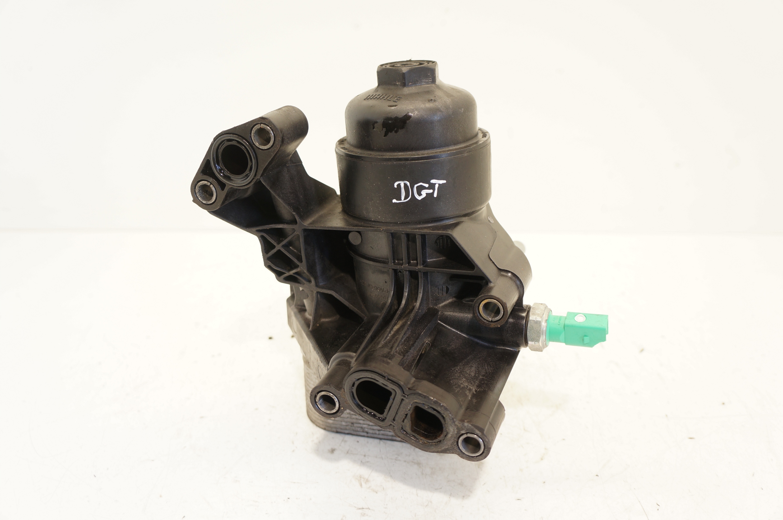 PODSTAWA FILTRA OLEJU VW GOLF VII T-ROC PASSAT B8 1,6 2,0 TDI 03N115389K