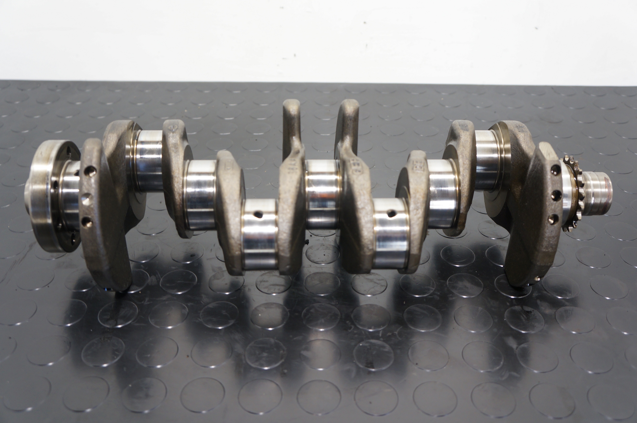 WAŁ KORBOWY VW GOLF VI A4 B8 PASSAT B7 2,0 TDI 038101AA