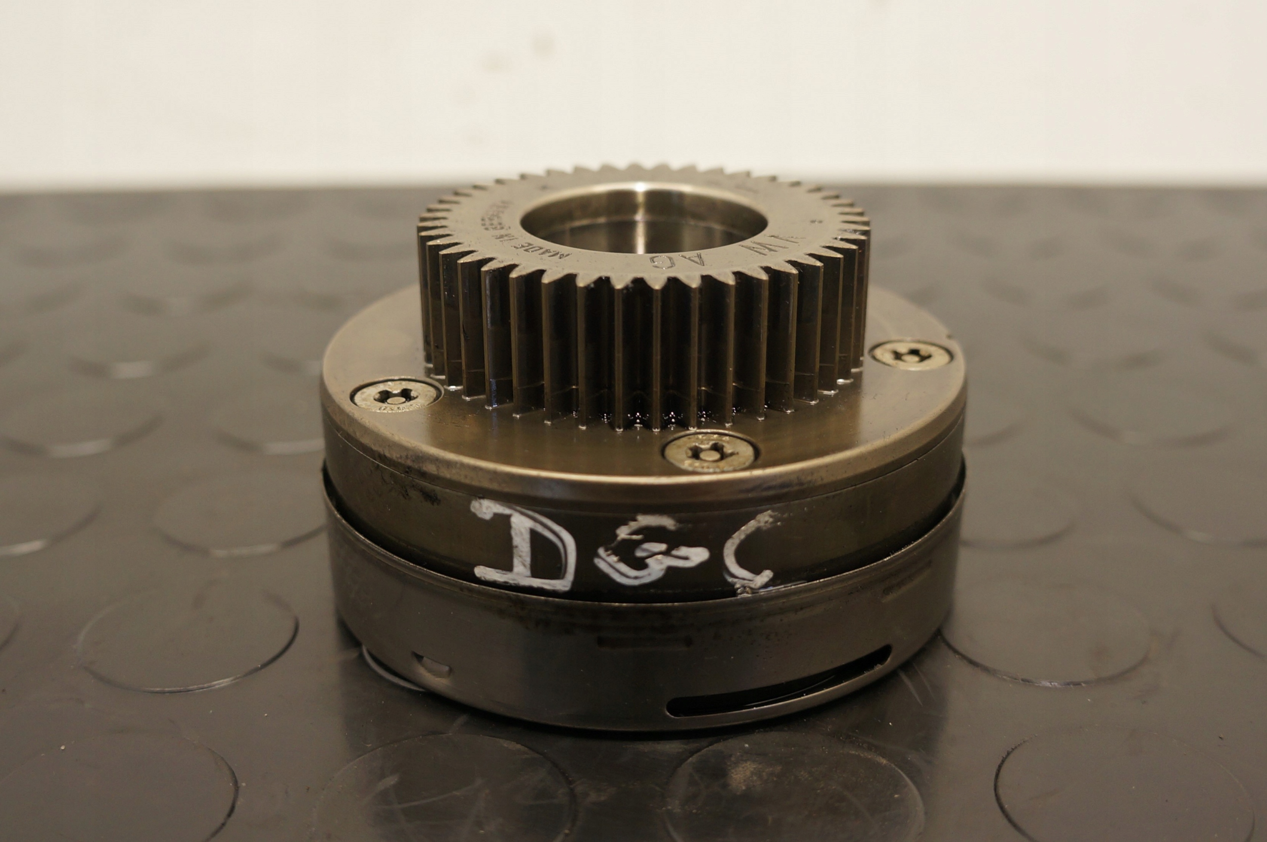 NASTAWNIK WAŁKA ROZRZĄDU VW GOLF VII T-ROC PASSAT B8 1,6 2,0 TDI 04L109088