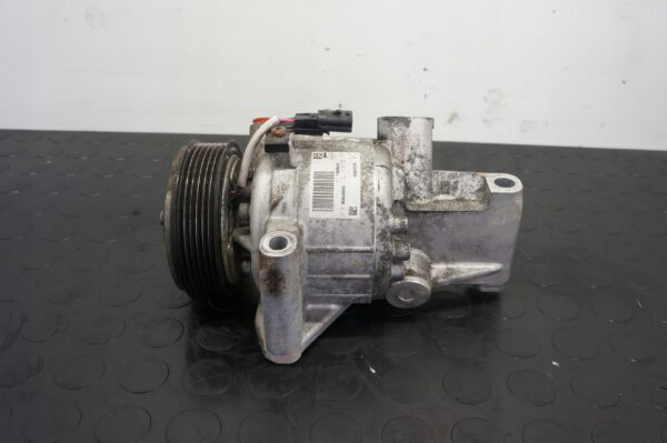 KOMPRESOR KLIMATYZACJI RENAULT MEGANE IV TALISMAN CLIO 1,5 DCI 926001571R