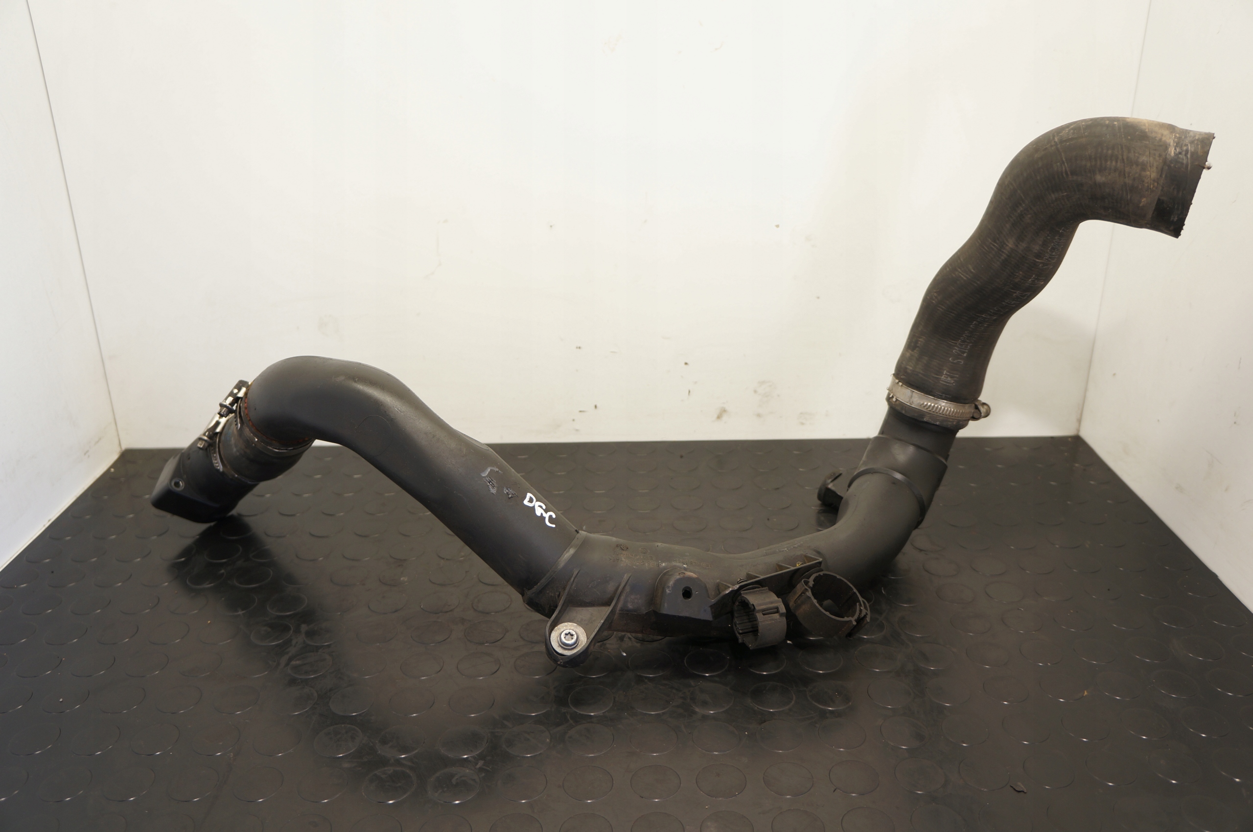 RURA INTERCOOLERA VW GOLF VII T-ROC PASSAT B8 1,6 2,0 TDI 6R0145770H