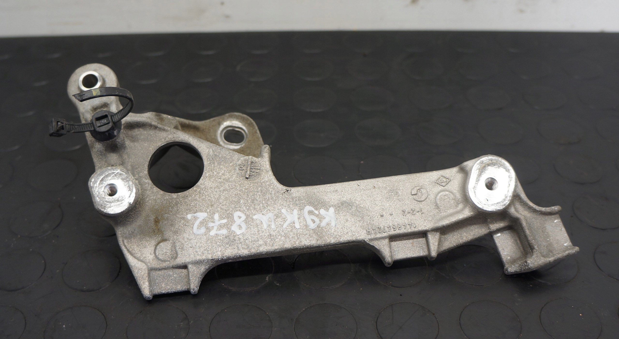 ŁAPA WSPORNIK SILNIKA RENAULT MEGANE IV TALISMAN CLIO 1,5 DCI 144864724R