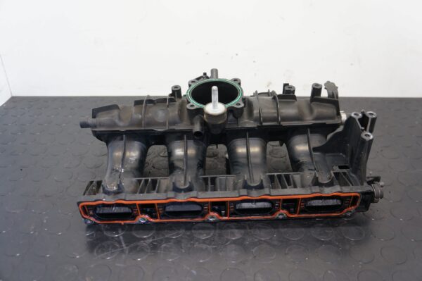 KOLEKTOR SSĄCY AUDI A4 B7 SEAT EXEO 2,0TFSI 06F133201N