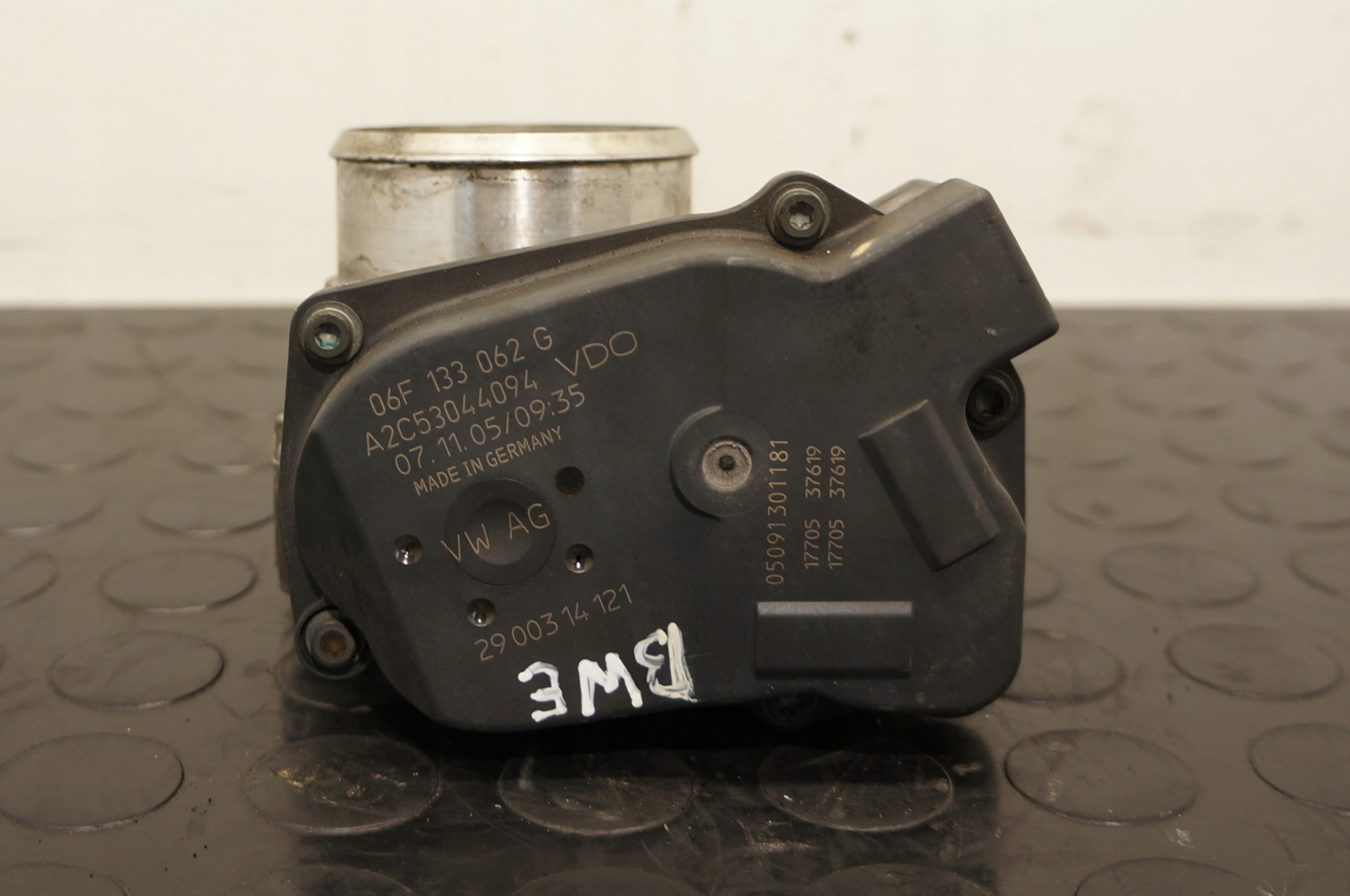 PRZEPUSTNICA AUDI A4 B7 SEAT EXEO 2,0TFSI 06F133062G